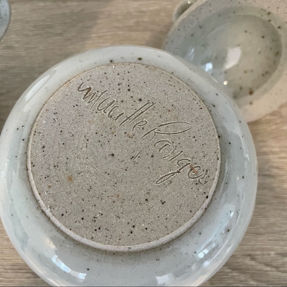 Vintage Handcrafted signed Pottery Set - Picture 4 of 10